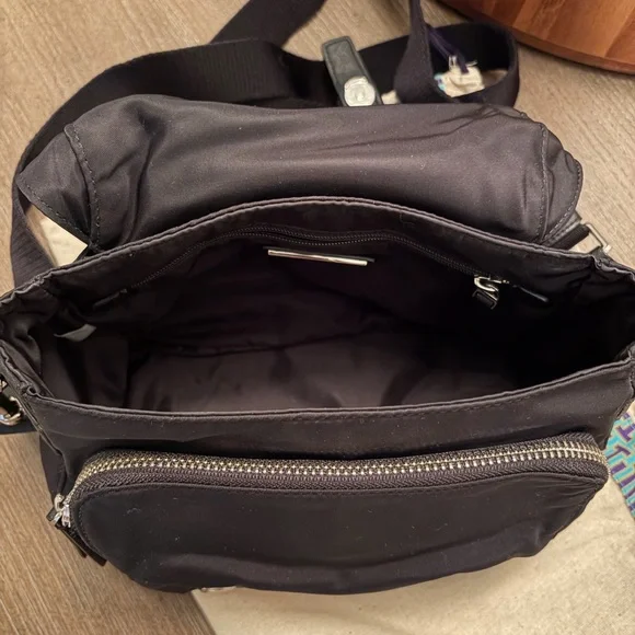 Tory Burch Small Nylon Messenger Cross Body Flap Bag Black - Picture 5 of 12